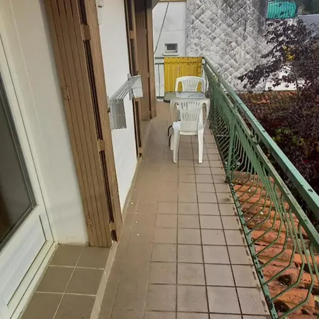 Apartment T4 *
