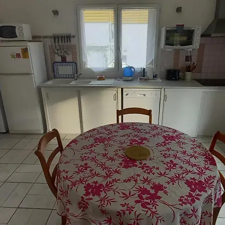 T4 Apartment